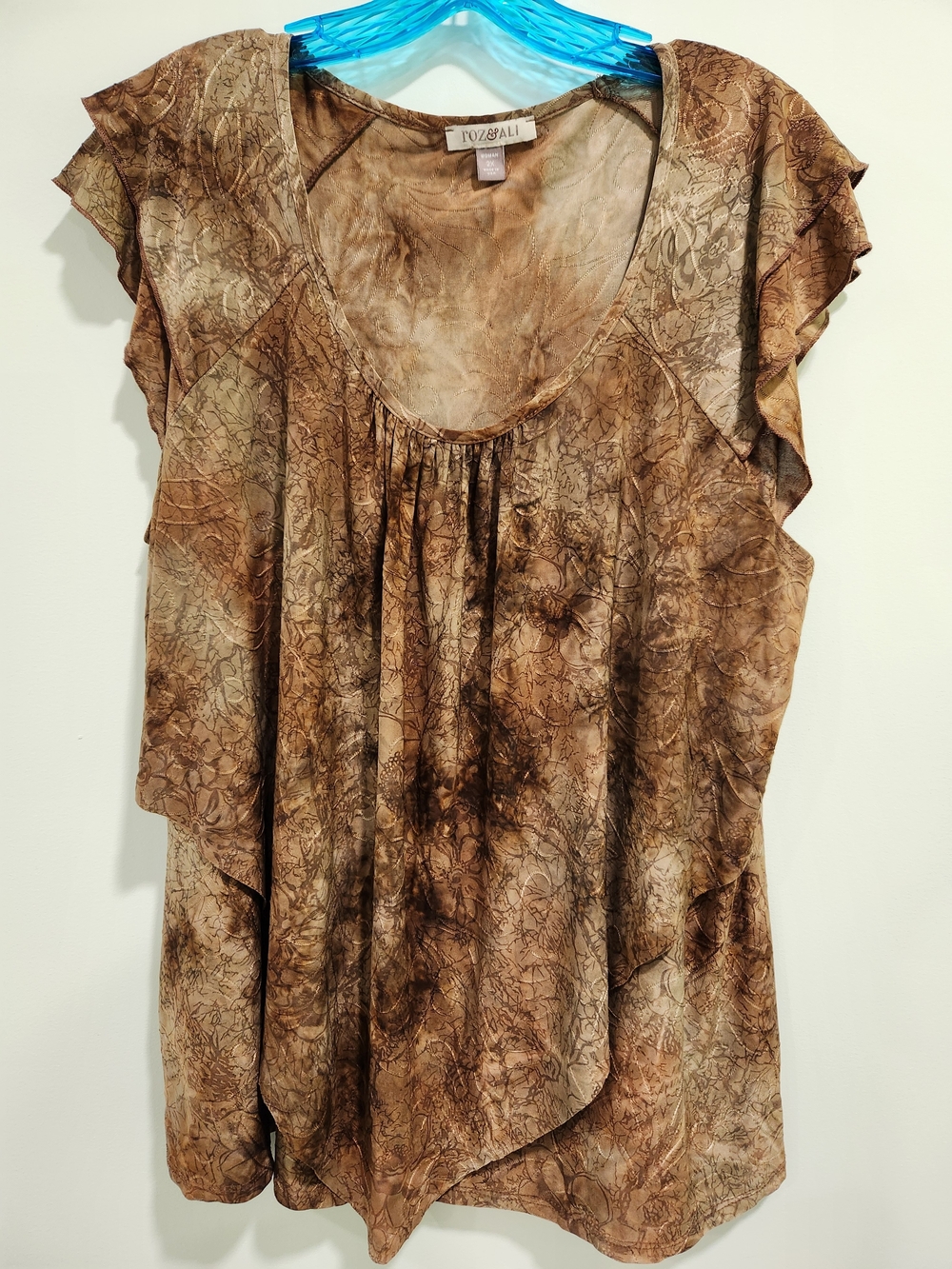 Roz & Ali Brown Lace-Print Flutter Sleeve Top